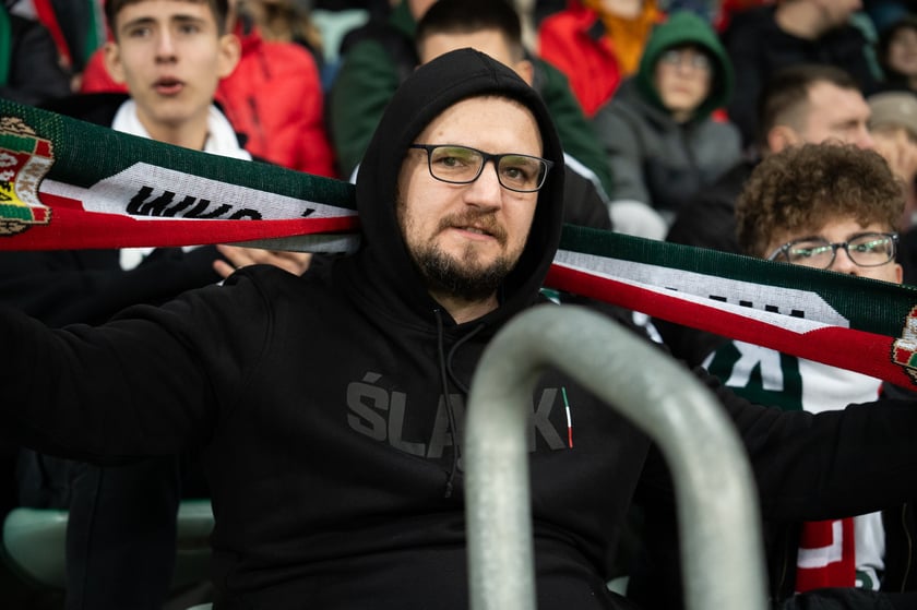 Kibice na meczu Śląska z Widzewem (2 marca 2024) na Tarczyński Arenie